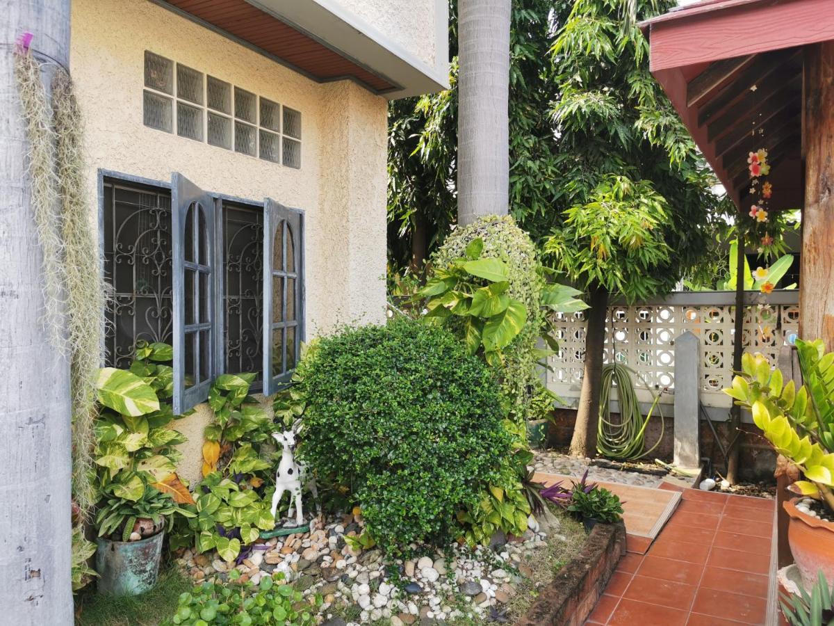 Samiya Guesthouse Bang Saen Bagian luar foto