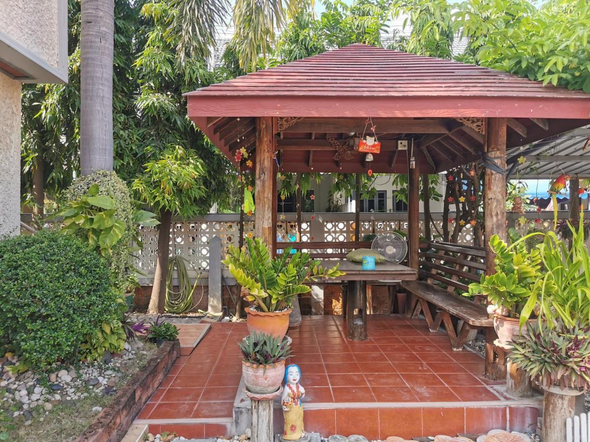 Samiya Guesthouse Bang Saen Bagian luar foto