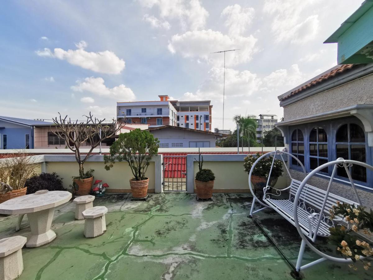 Samiya Guesthouse Bang Saen Bagian luar foto