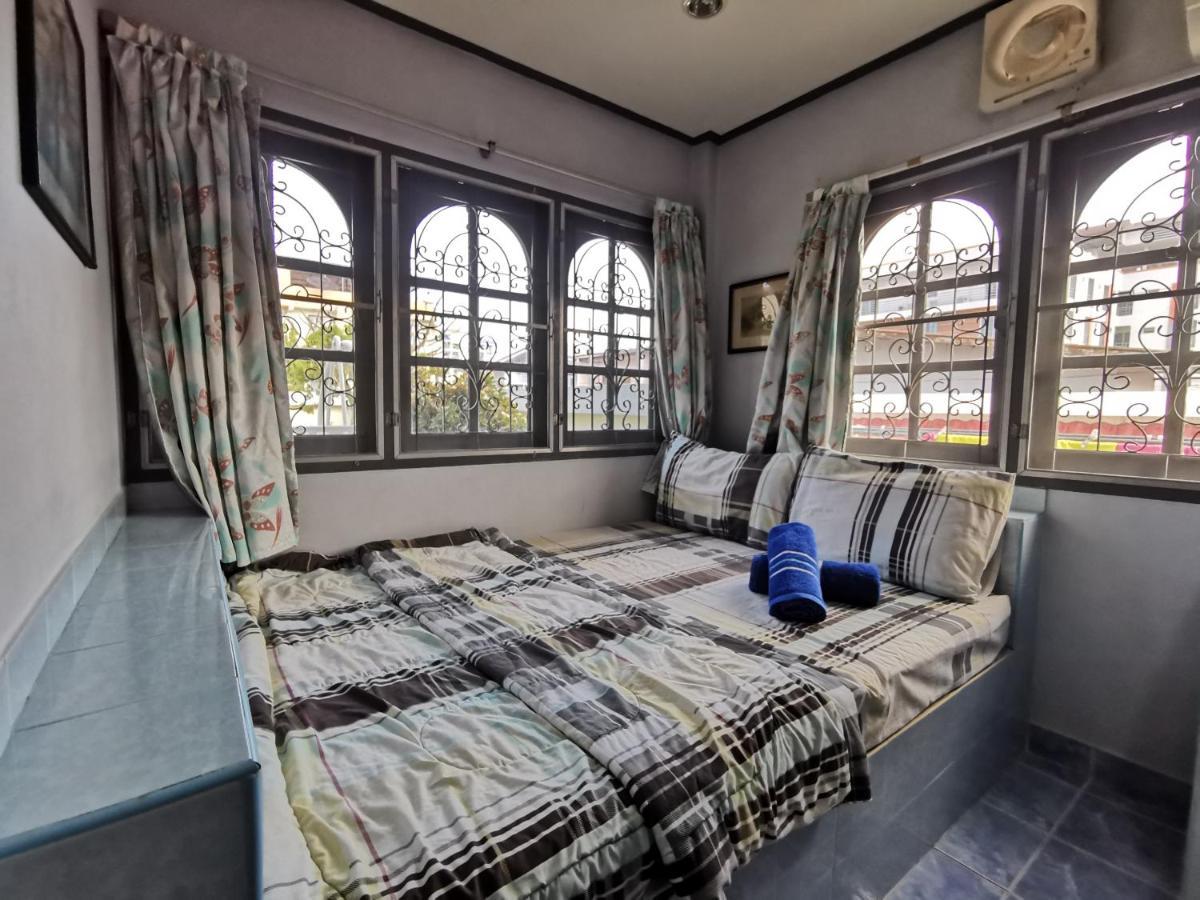Samiya Guesthouse Bang Saen Bagian luar foto
