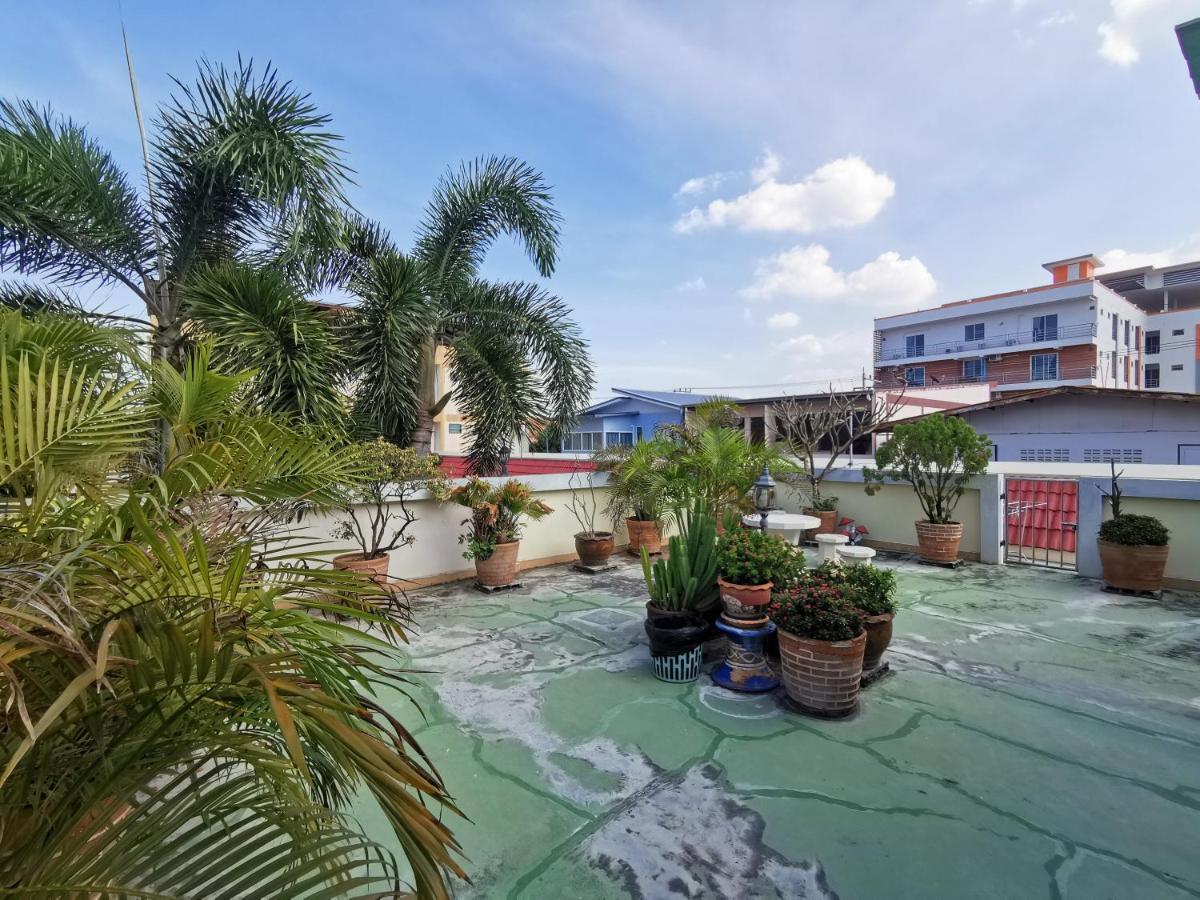 Samiya Guesthouse Bang Saen Bagian luar foto