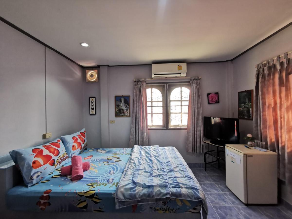 Samiya Guesthouse Bang Saen Bagian luar foto
