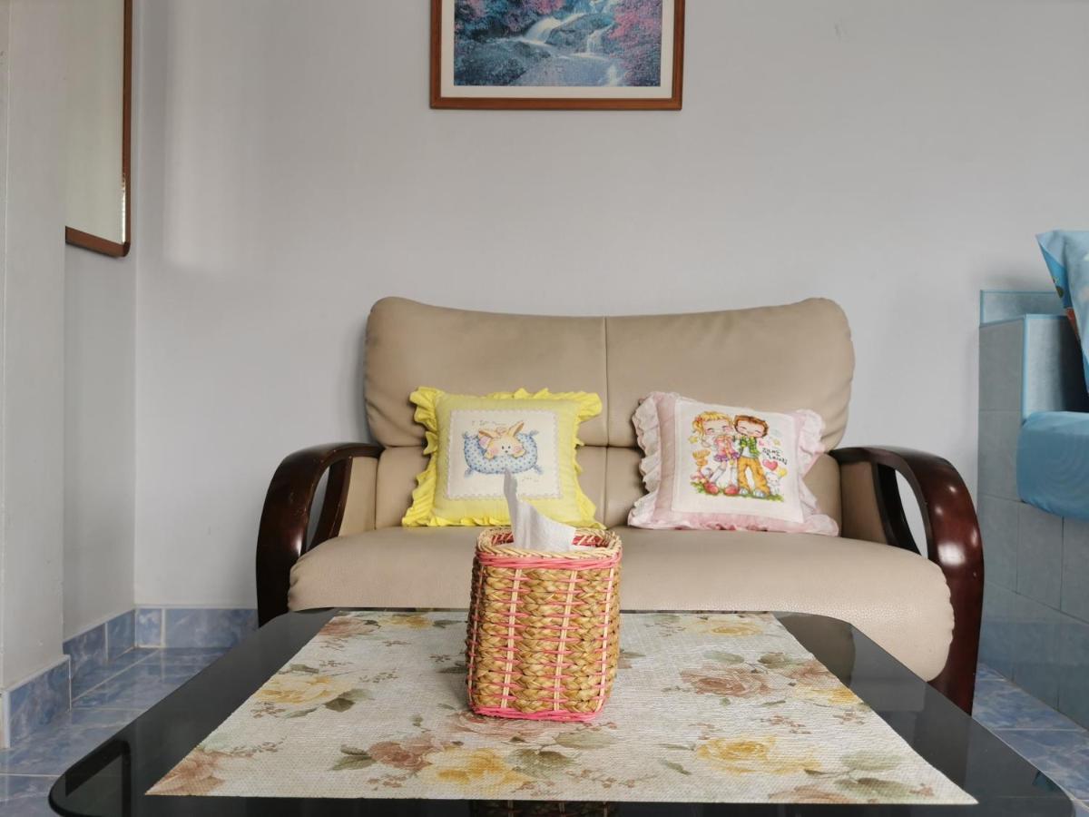 Samiya Guesthouse Bang Saen Bagian luar foto